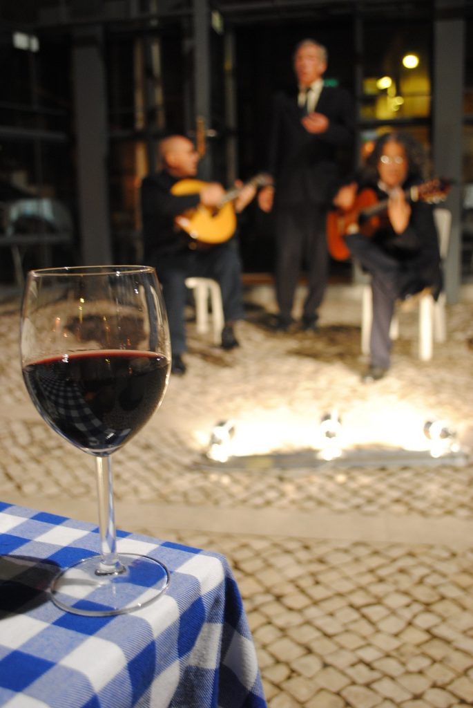 Musica y vino tinto