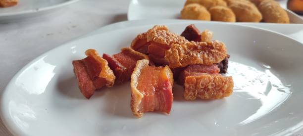 vino y torreznos